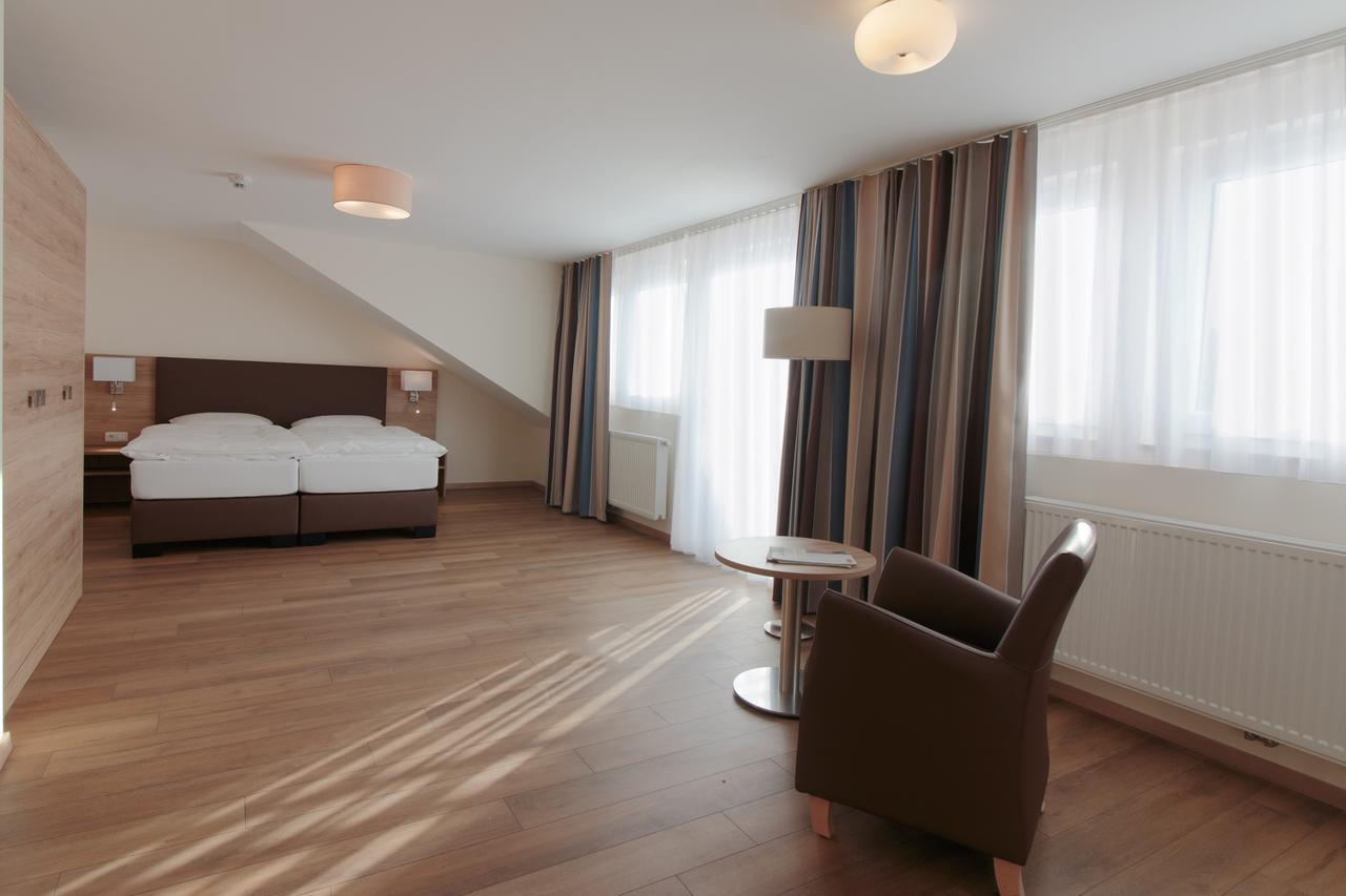 באד פירמונט Hotel Heldt מראה חיצוני תמונה