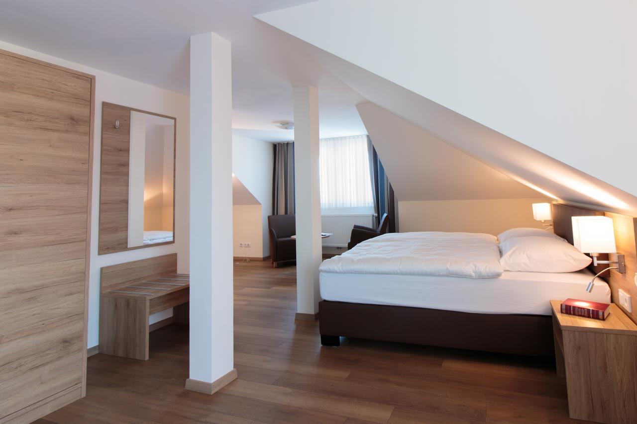 באד פירמונט Hotel Heldt מראה חיצוני תמונה