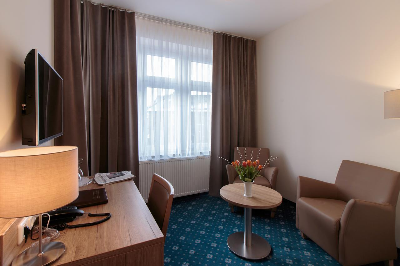 באד פירמונט Hotel Heldt מראה חיצוני תמונה