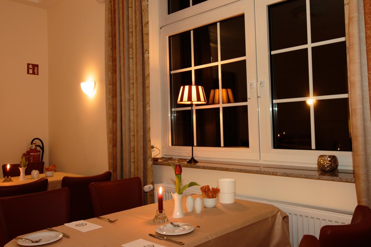 באד פירמונט Hotel Heldt מראה חיצוני תמונה